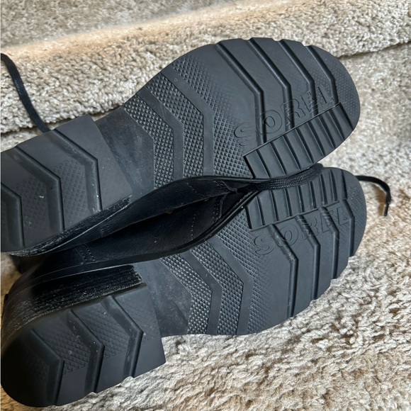 Sorel Boots size 9, used items, not new. May include signs of wear. - Picture 2 of 5